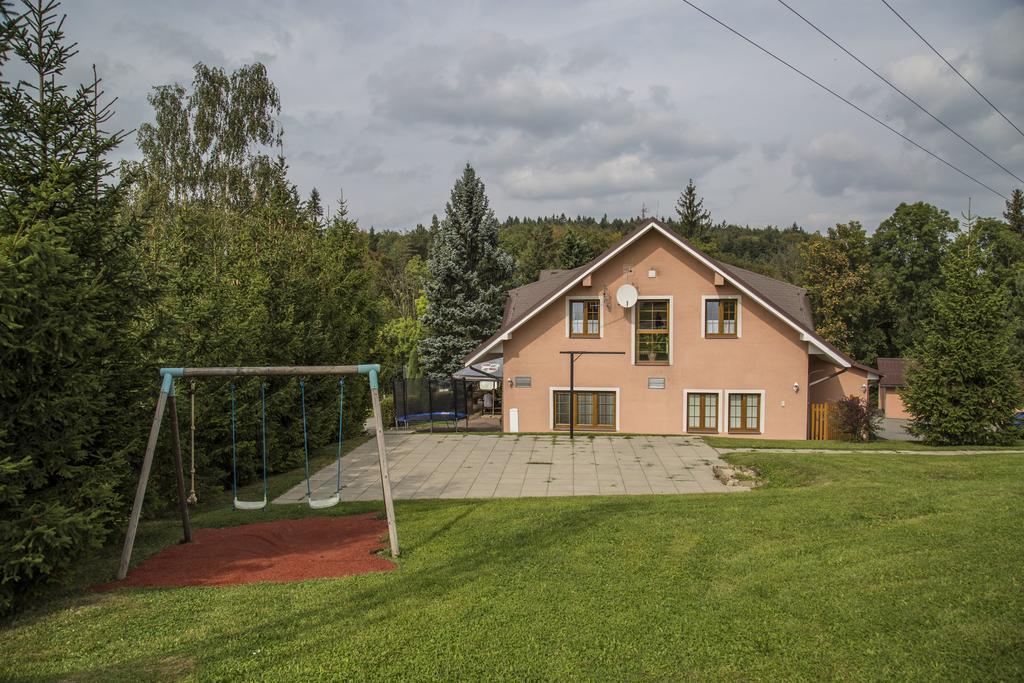Hotel Sirakov Liptál Exterior photo