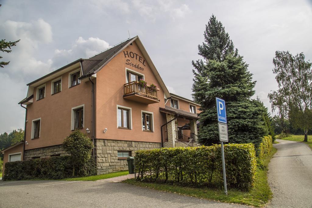 Hotel Sirakov Liptál Exterior photo