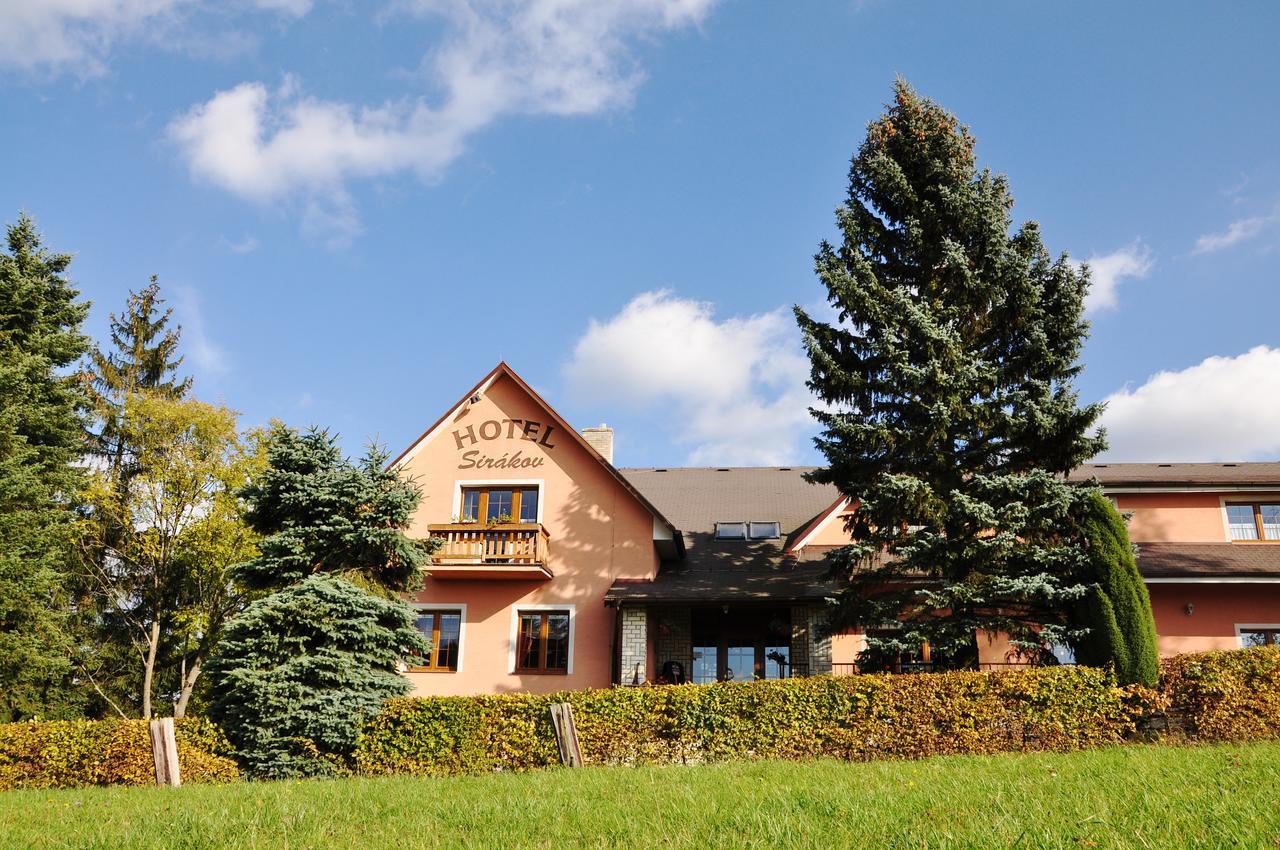 Hotel Sirakov Liptál Exterior photo