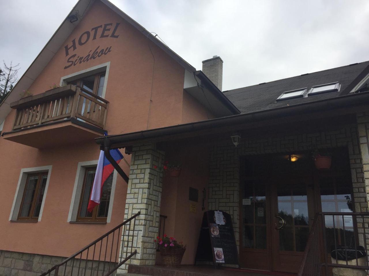 Hotel Sirakov Liptál Exterior photo